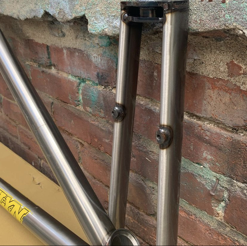 The Gangsta V4 fork. Bladed tubes and removable brake bosses.